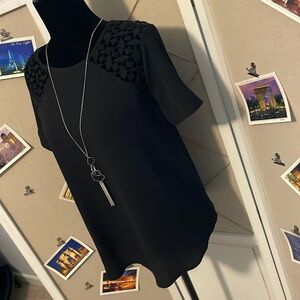 🛍️B2G1 FREE🛍️Set: NWT necklace & NWT Papermoon top size M